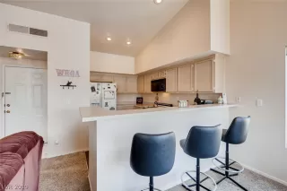 Photo #6: 2112473 Listing 