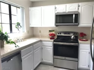 Photo #1: 2112526 Listing