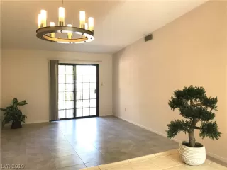 Photo #5: 2112526 Listing