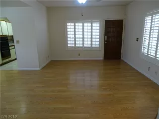 Photo #3: 2112529 Listing 