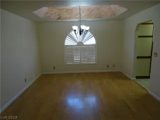 Photo #6: 2112529 Listing 