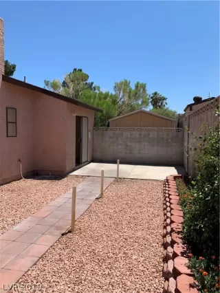 Photo #2: 2112537 Listing