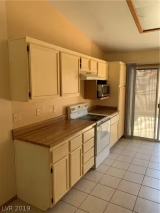 Photo #4: 2112537 Listing