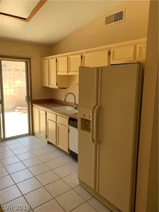 Photo #5: 2112537 Listing