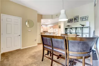 Photo #5: 2112542 Listing