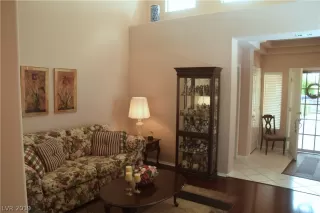 Photo #6: 2112574 Listing 