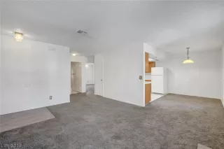 Photo #4: 2112604 Listing