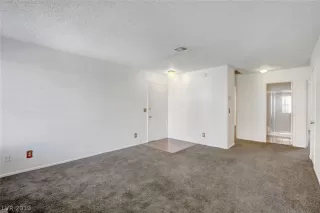 Photo #5: 2112604 Listing