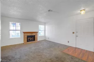 Photo #6: 2112604 Listing