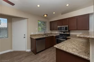 Photo #5: 2112614 Listing