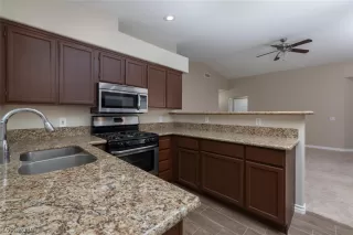 Photo #6: 2112614 Listing