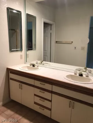 Photo #4: 2112627 Listing 