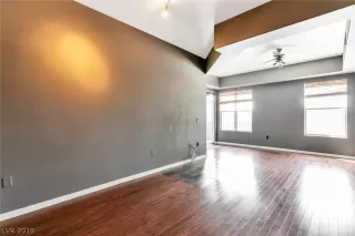 Photo #5: 2112692 Listing