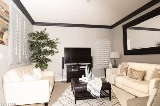 Photo #2: 2112693 Listing