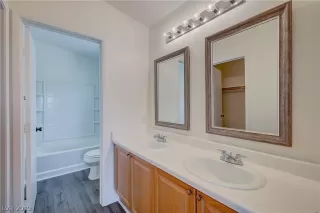 Photo #2: 2112717 Listing