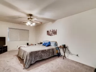 Photo #4: 2112759 Listing