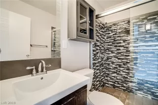 Photo #2: 2112776 Listing 