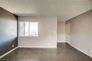 Photo #5: 2112776 Listing 