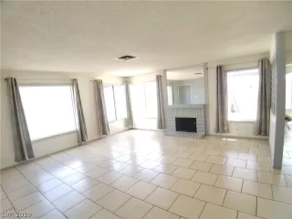 Photo #2: 2112806 Listing