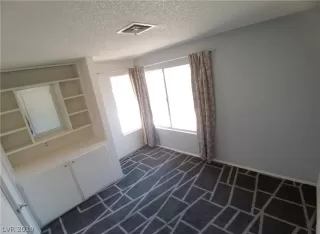 Photo #6: 2112806 Listing