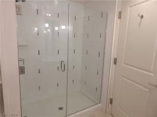 Photo #5: 2112827 Listing 