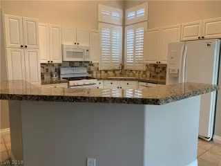 Photo #3: 2112843 Listing 