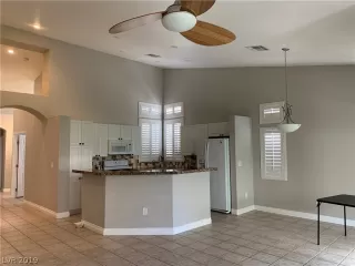 Photo #5: 2112843 Listing 