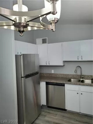 Photo #2: 2112848 Listing