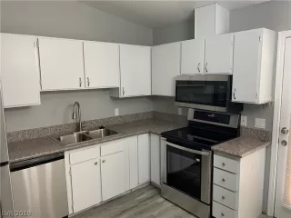 Photo #5: 2112848 Listing