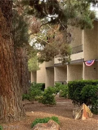 Photo #3: 2112875 Listing