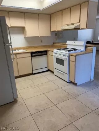 Photo #4: 2112875 Listing