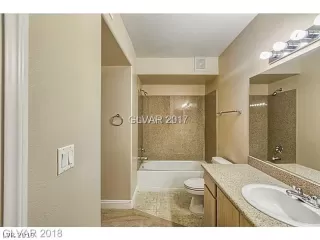 Photo #6: 2112883 Listing