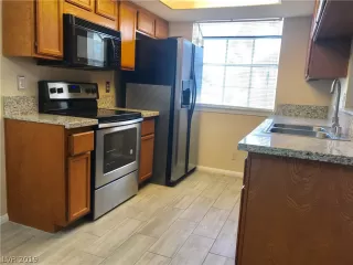 Photo #3: 2112889 Listing