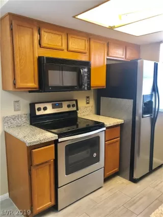 Photo #4: 2112889 Listing