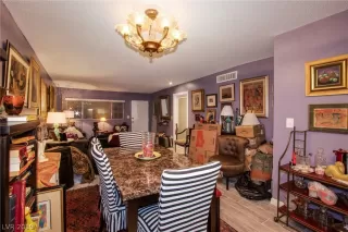 Photo #3: 2112893 Listing