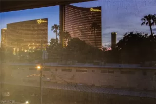 Photo #5: 2112893 Listing