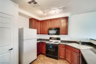 Photo #3: 2112904 Listing 