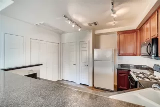 Photo #4: 2112904 Listing 