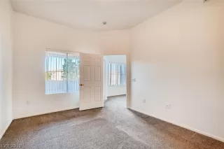 Photo #5: 2112904 Listing 