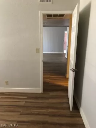 Photo #1: 2112906 Listing