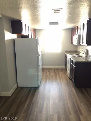 Photo #5: 2112906 Listing