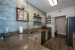 Photo #2: 2112926 Listing 