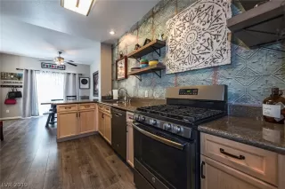 Photo #3: 2112926 Listing 