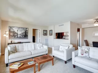 Photo #3: 2112930 Listing