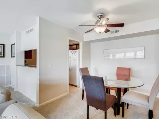 Photo #4: 2112930 Listing