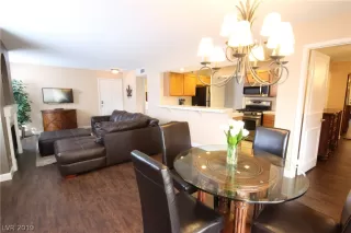 Photo #4: 2112950 Listing 