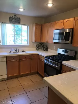 Photo #3: 2112977 Listing