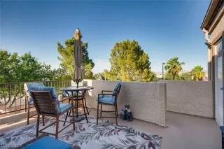 Photo #3: 2112991 Listing