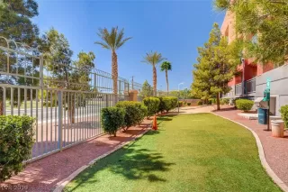 Photo #2: 2113013 Listing 