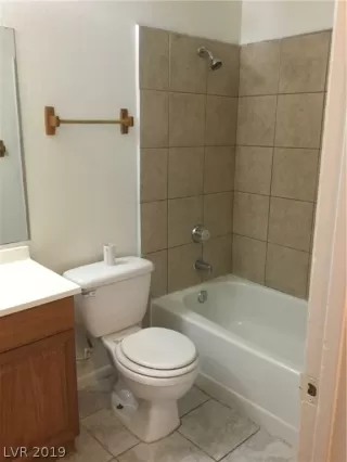 Photo #5: 2113050 Listing